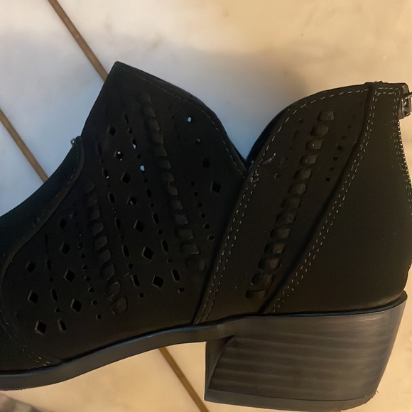 Marco Republic Women’s ankle bootie Size 6.5 - Picture 2 of 6